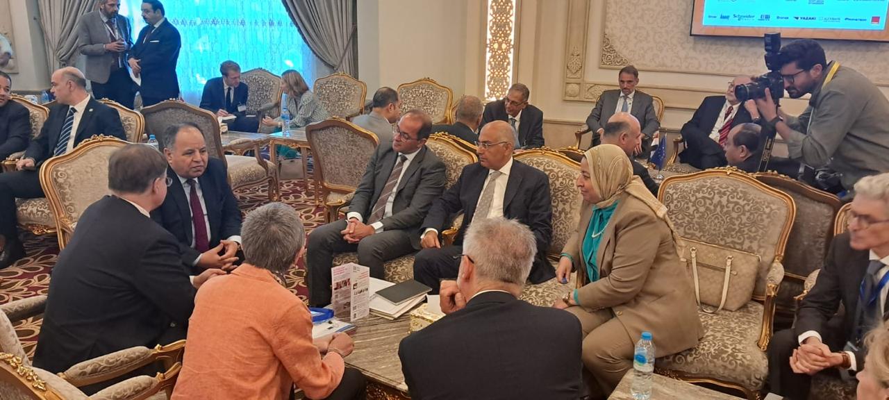 لقاء وزير المالية مع نائب الرئيس التنفيذى للمفوضية الأوروبية