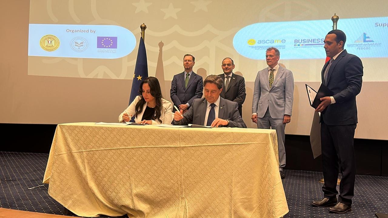 وزير التجارة يشهد بروتوكول تعاون بين مبادرة ابدأ ومجموعة مون دراجون الإسبانية