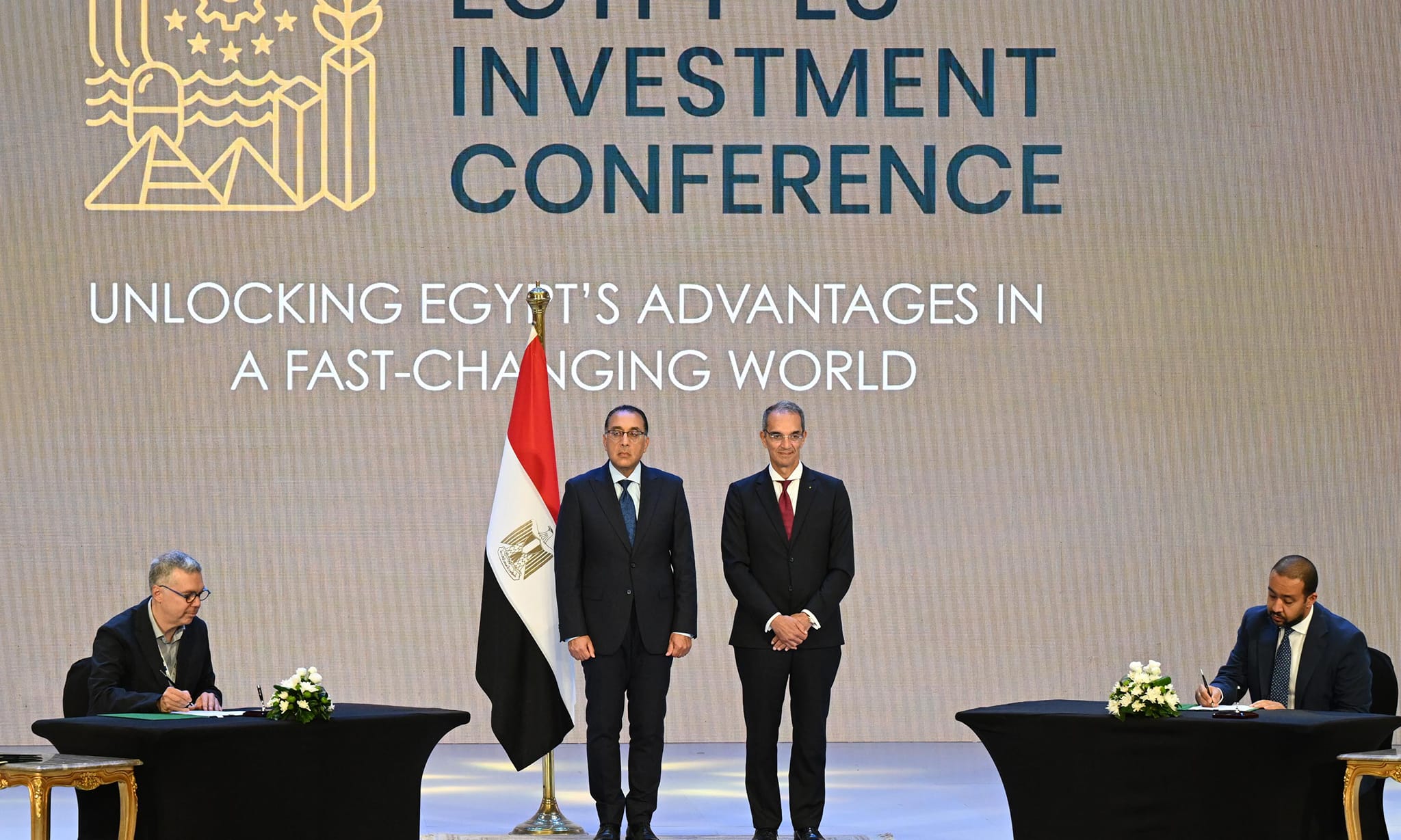 توقيع اتفاقيتين تجاريتين بين الشركة المصرية للاتصالات وميدوسا الأوروبية