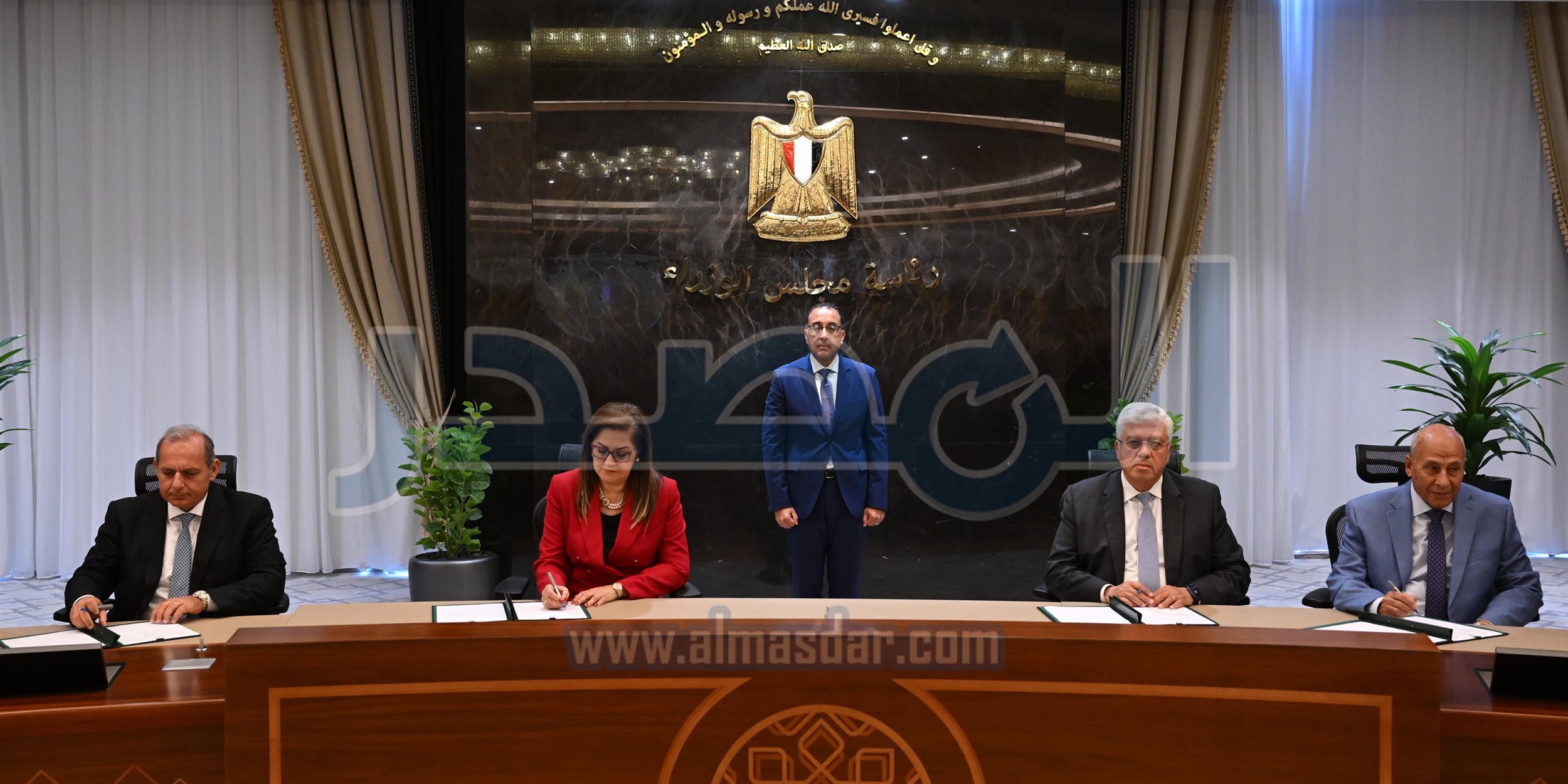{اتفاقية مساهمين بين الصندوق السيادي وشركة الأهلي سيرا