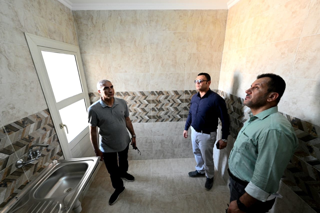 وزير الإسكان يتفقد وحدات سكن لكل المصريين