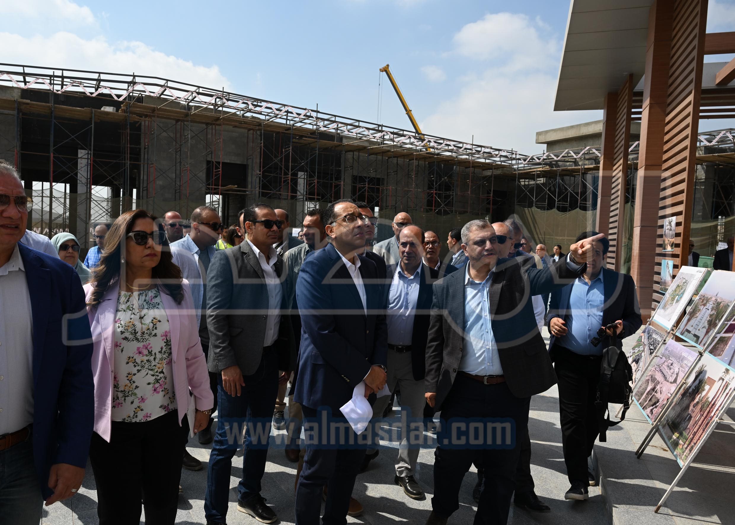 رئيس الوزراء يتفقد عددا من مشروعات القاهرة التاريخية