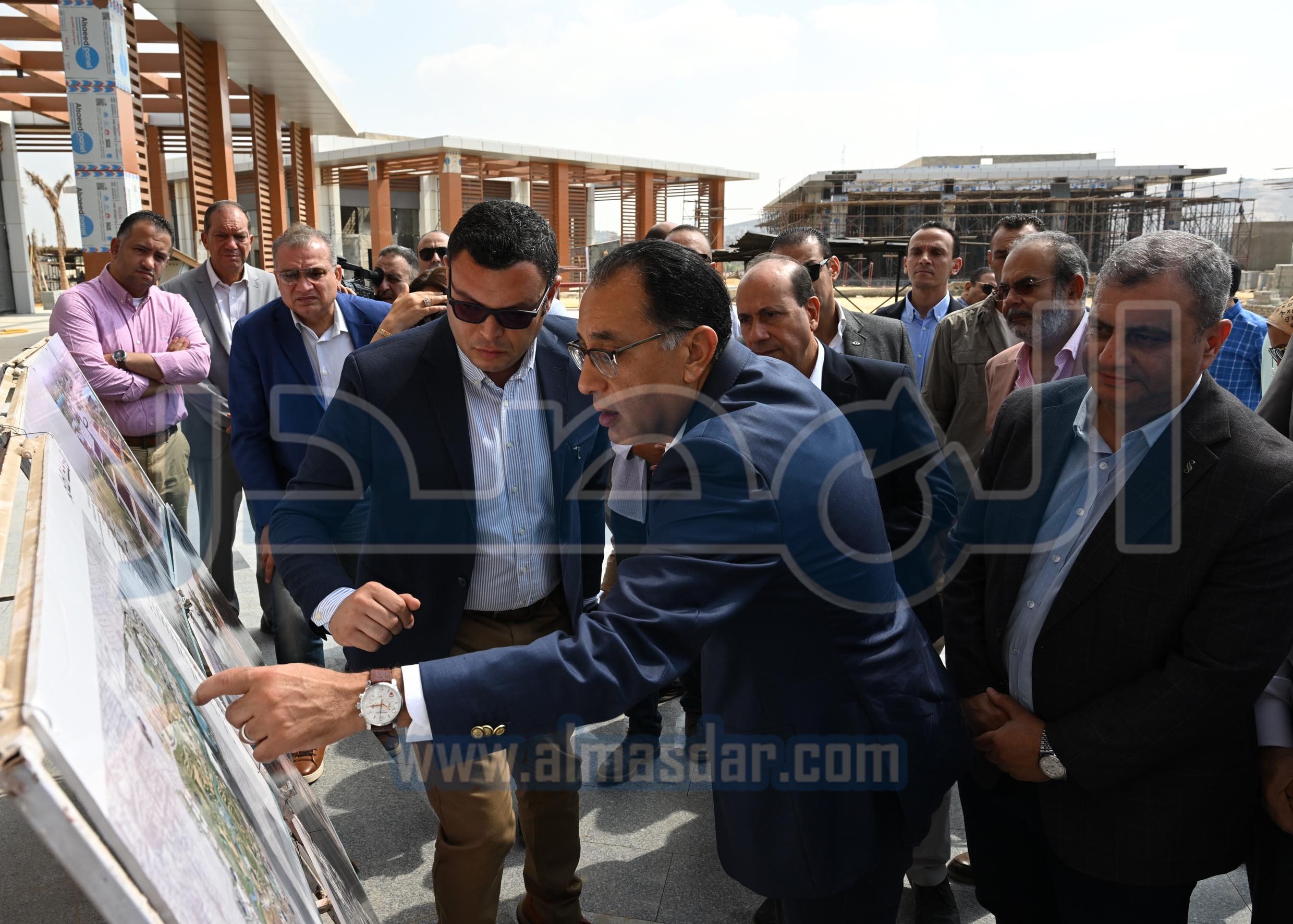 رئيس الوزراء يتفقد عددا من مشروعات القاهرة التاريخية