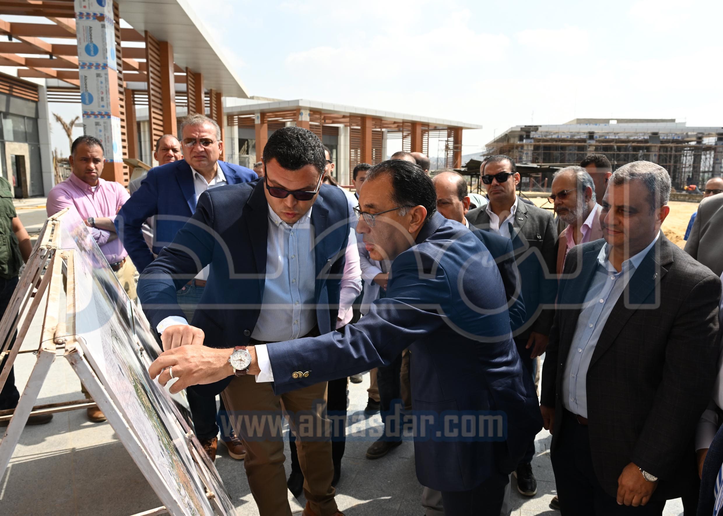 رئيس الوزراء يتفقد عددا من مشروعات القاهرة التاريخية
