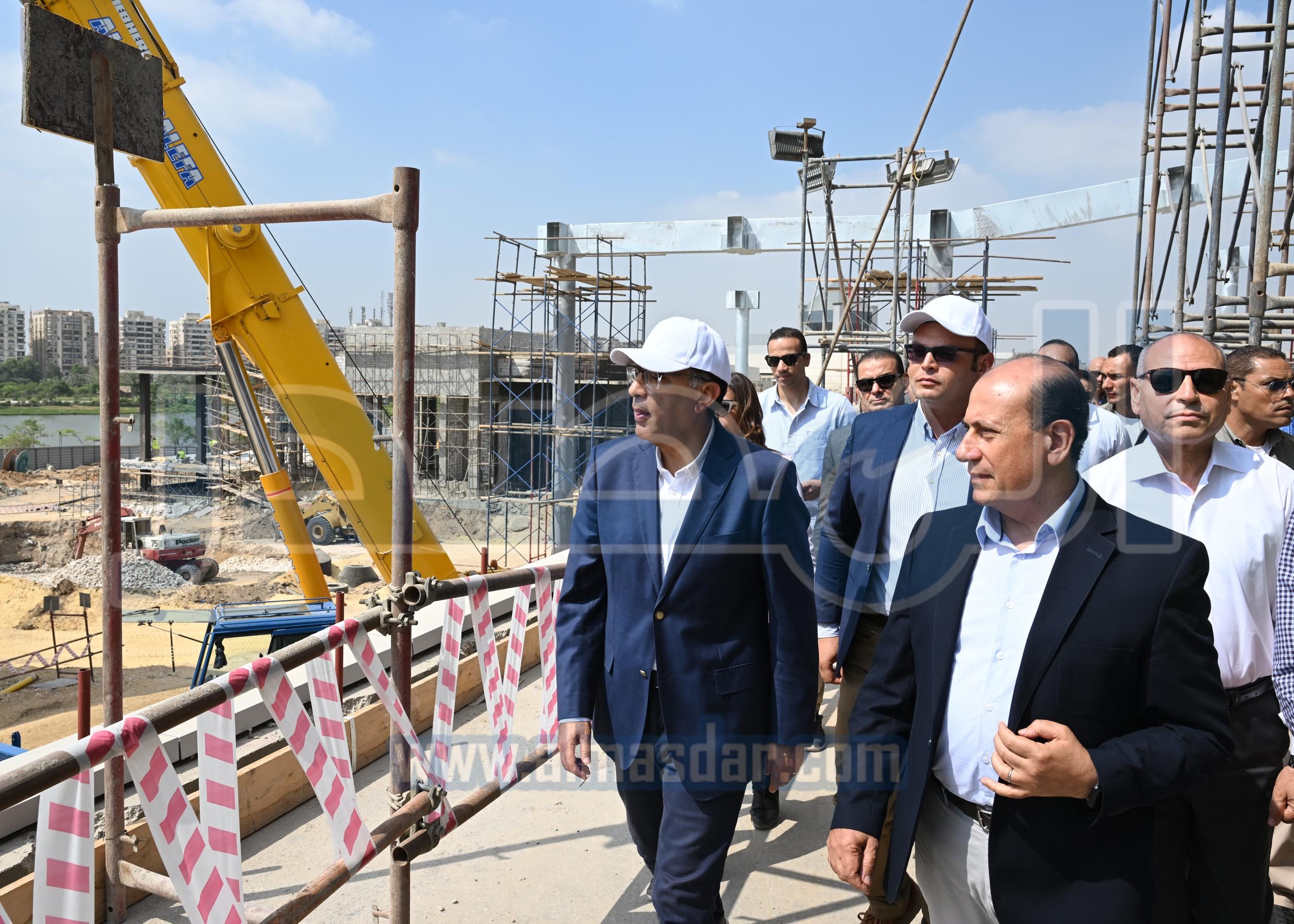 رئيس الوزراء يتفقد عددا من مشروعات القاهرة التاريخية