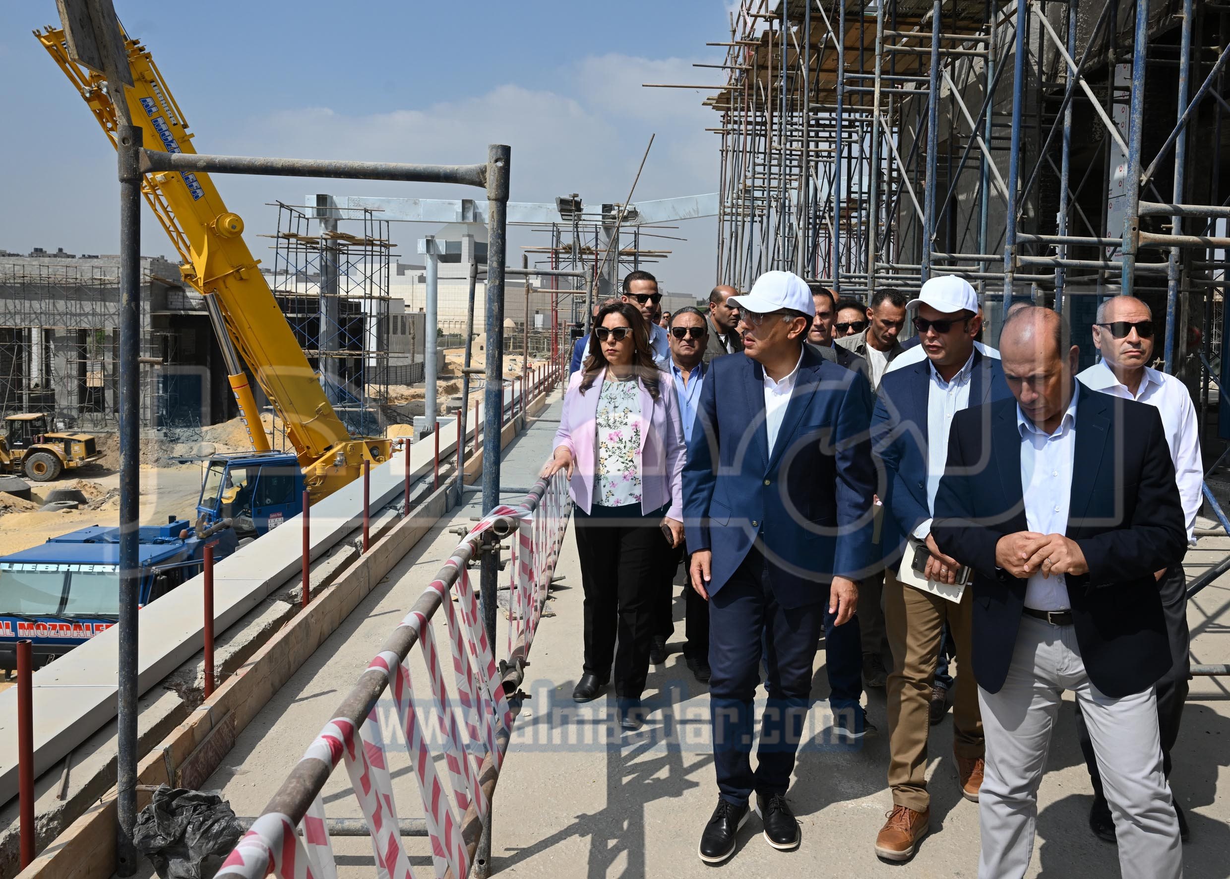 رئيس الوزراء يتفقد عددا من مشروعات القاهرة التاريخية