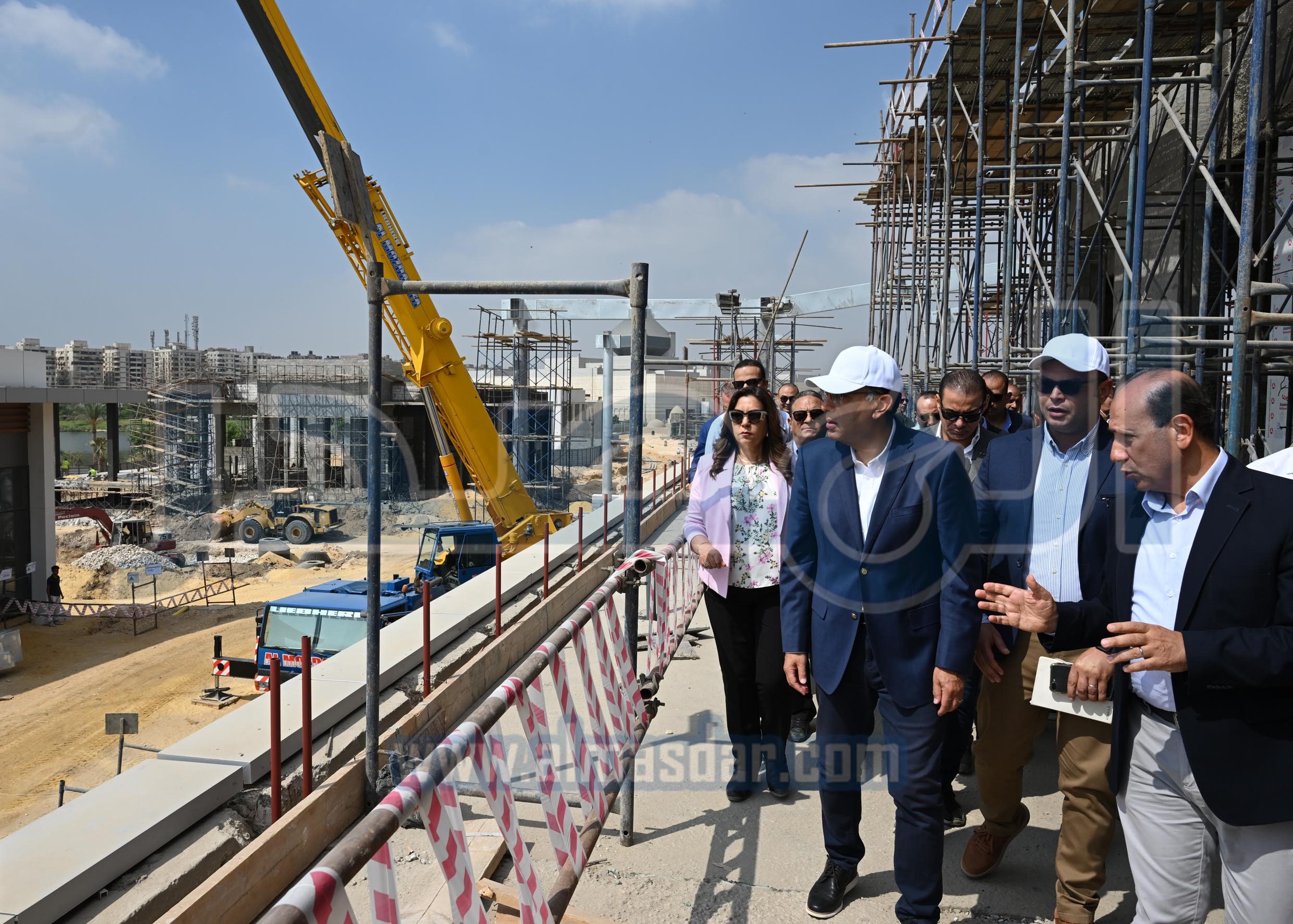 رئيس الوزراء يتفقد عددا من مشروعات القاهرة التاريخية