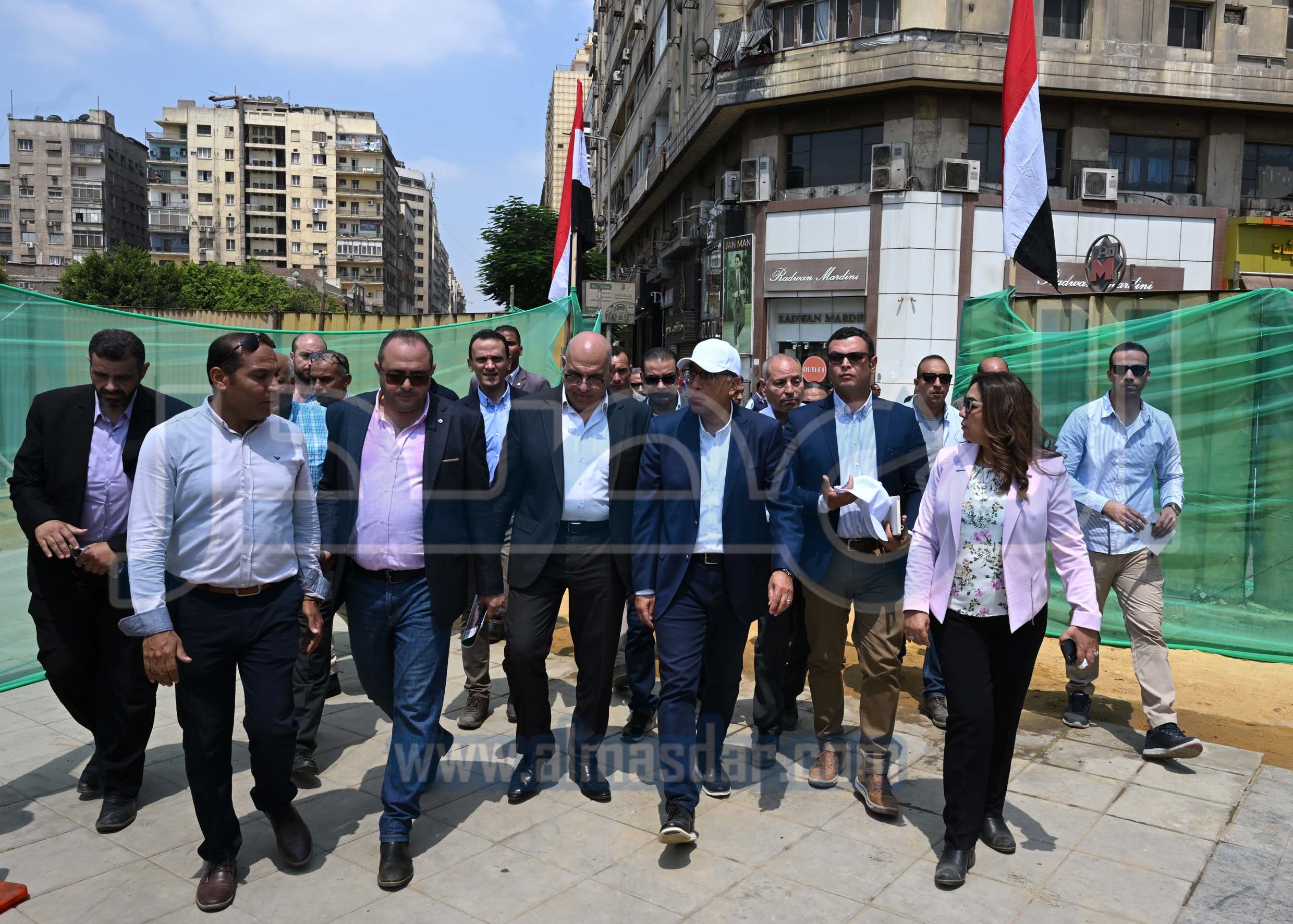 رئيس الوزراء يتفقد مشروع إعادة إحياء حديقة الأزبكية التراثية
