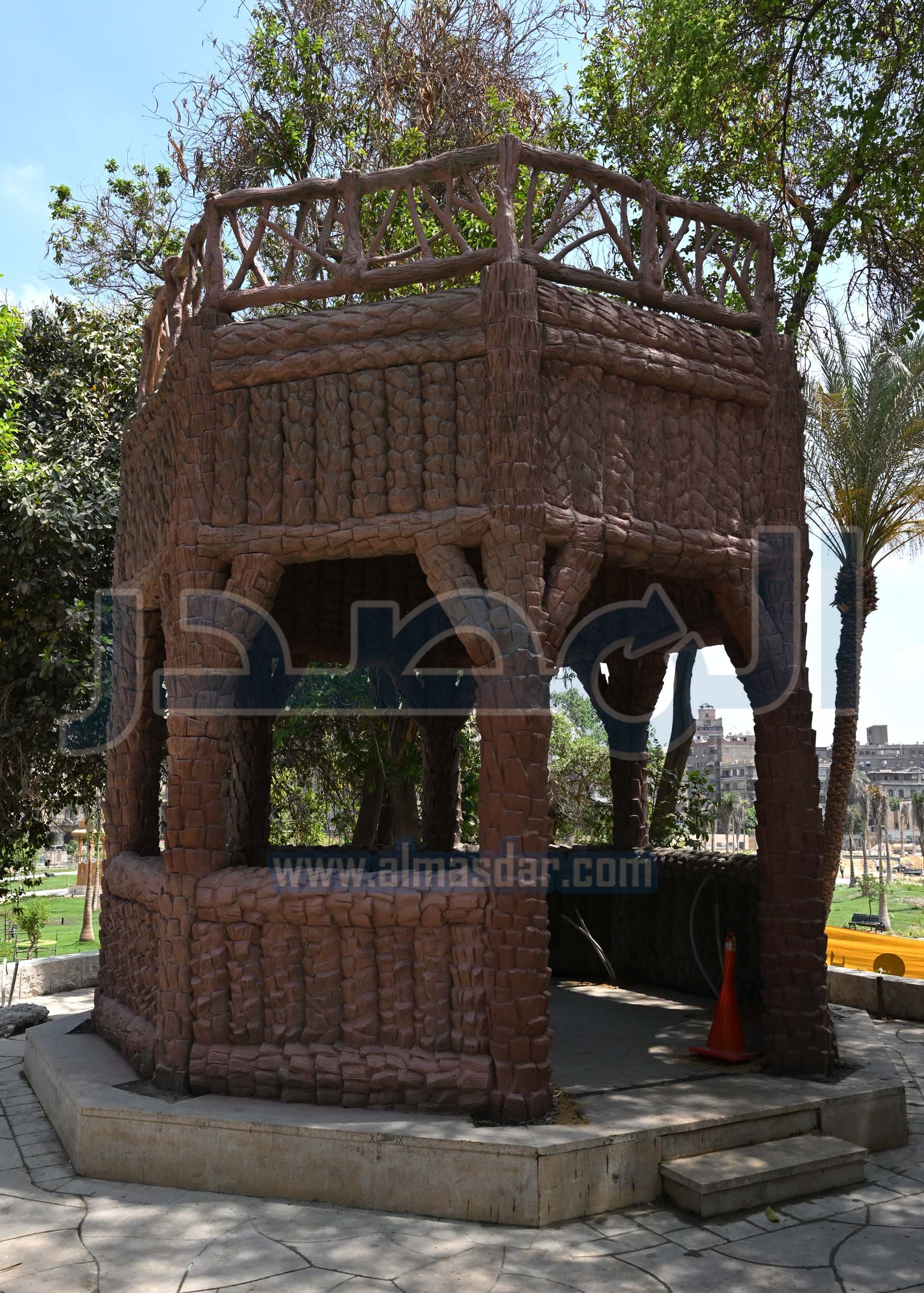 رئيس الوزراء يتفقد مشروع إعادة إحياء حديقة الأزبكية التراثية