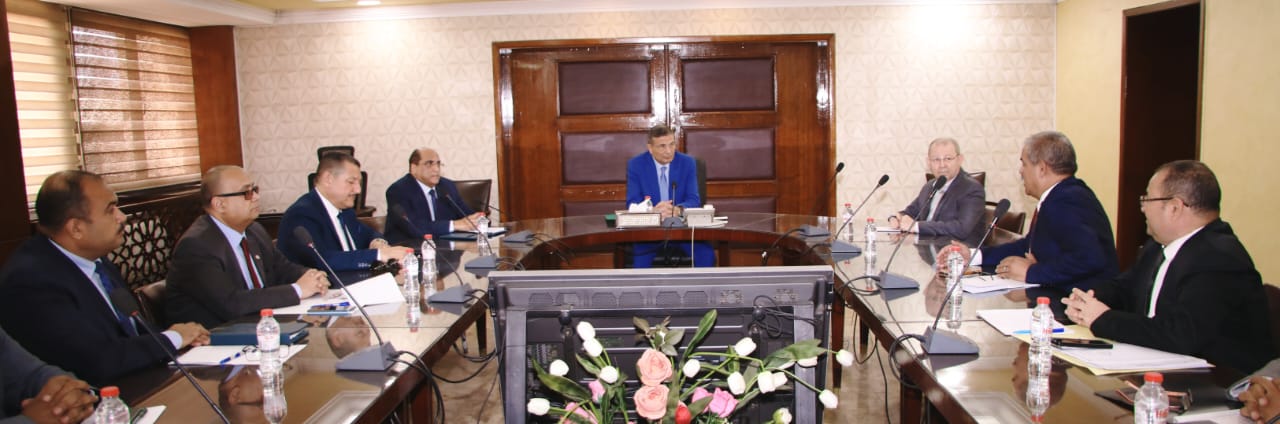 وزير الزراعة يجتمع مع قيادات الهيئة العامة للإصلاح الزراعي