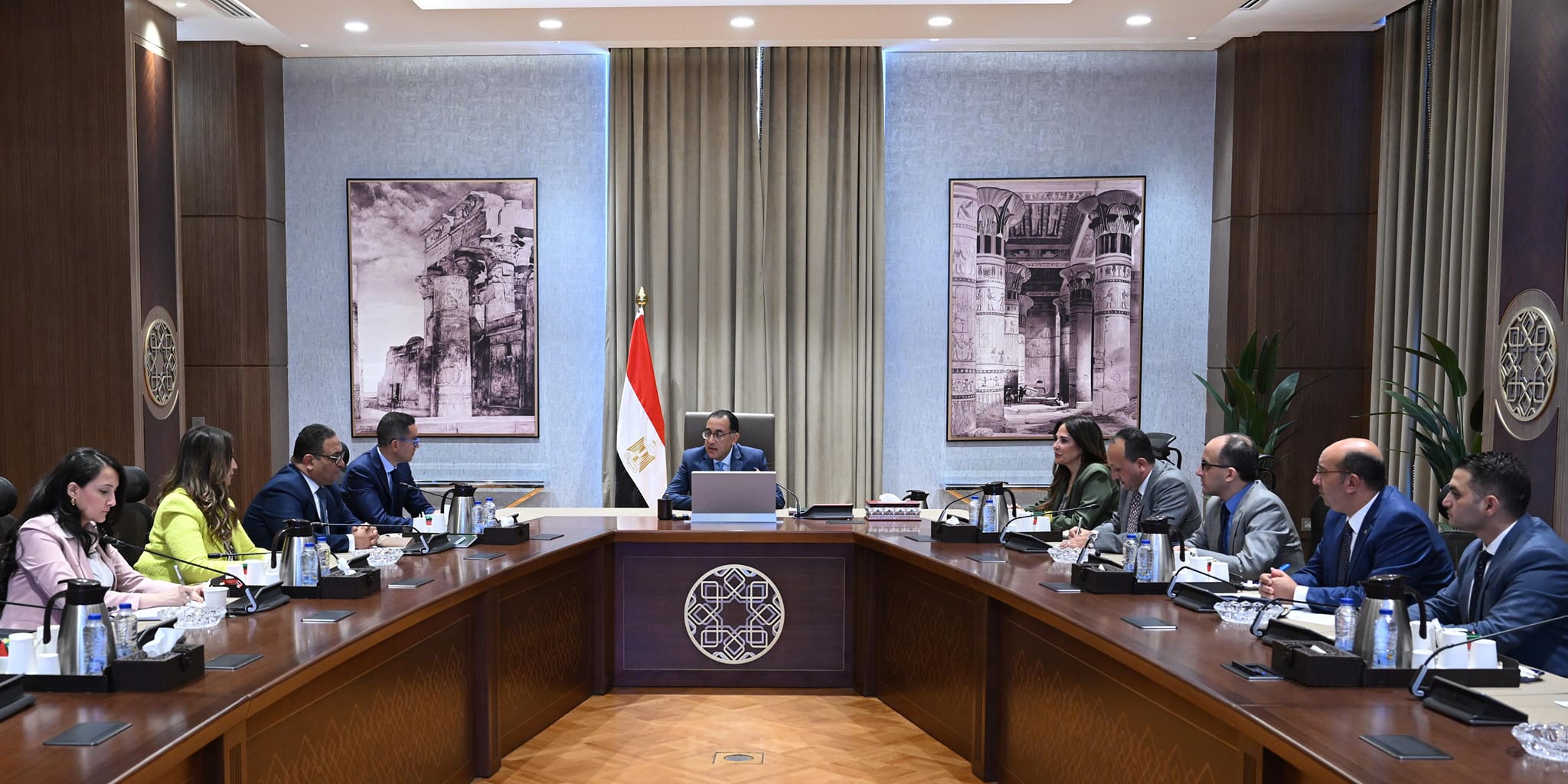رئيس الوزراء يلتقي وزير الاستثمار والتجارة الخارجية