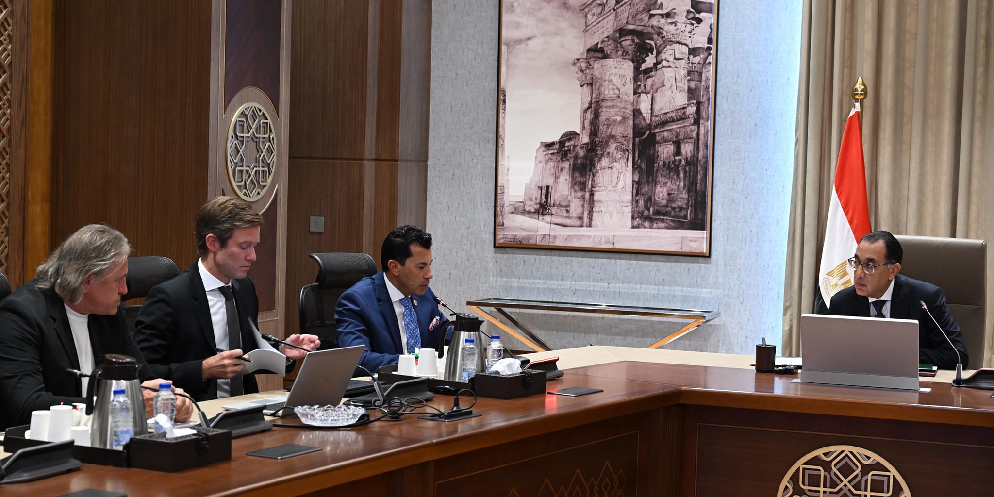 رئيس الوزراء يلتقي الرئيس التنفيذي لشركة بوما العالمية