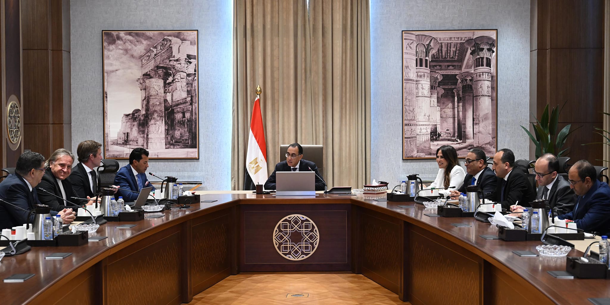 رئيس الوزراء يلتقي الرئيس التنفيذي لشركة بوما العالمية