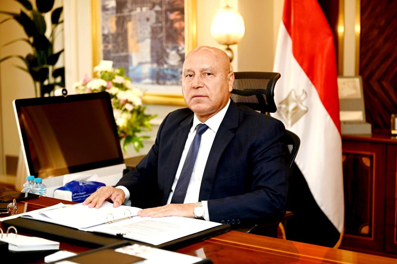 كامل الوزير في لقاء مع قيادات وزارة الصناعة