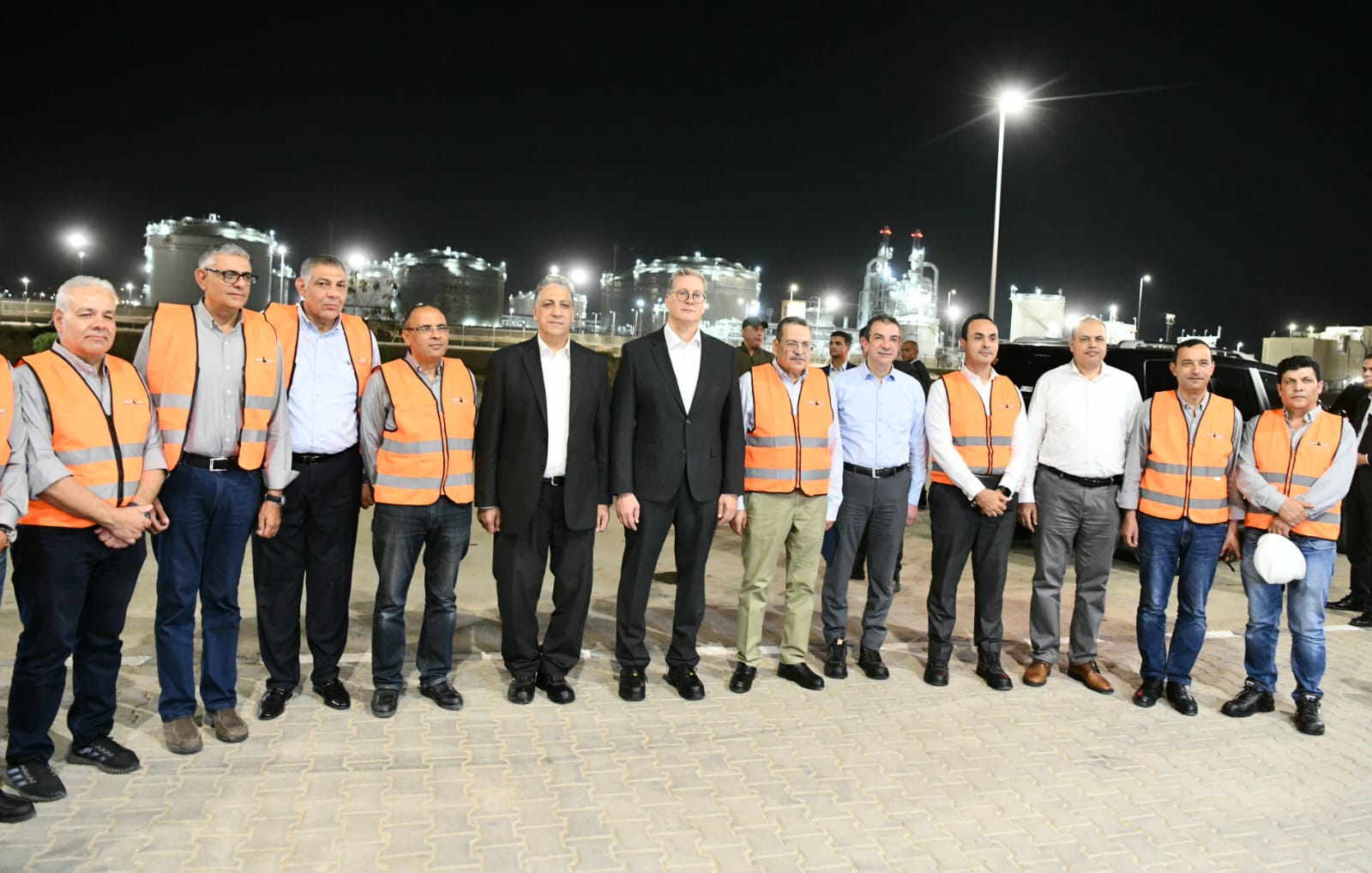وزير البترول يتفقد الشركة العربية لأنابيب البترول