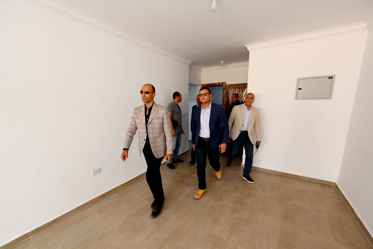 وزير الإسكان يتفقد وحدات المبادرة الرئاسية سكن لكل المصريين