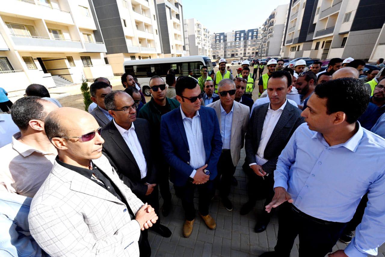 وزير الإسكان يتفقد وحدات المبادرة الرئاسية سكن لكل المصريين