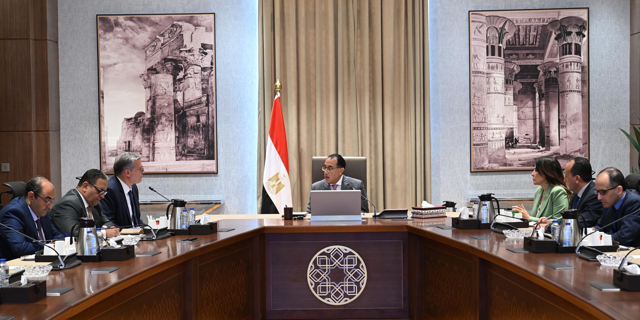 اجتماع رئيس الوزراء مع وزير البترول