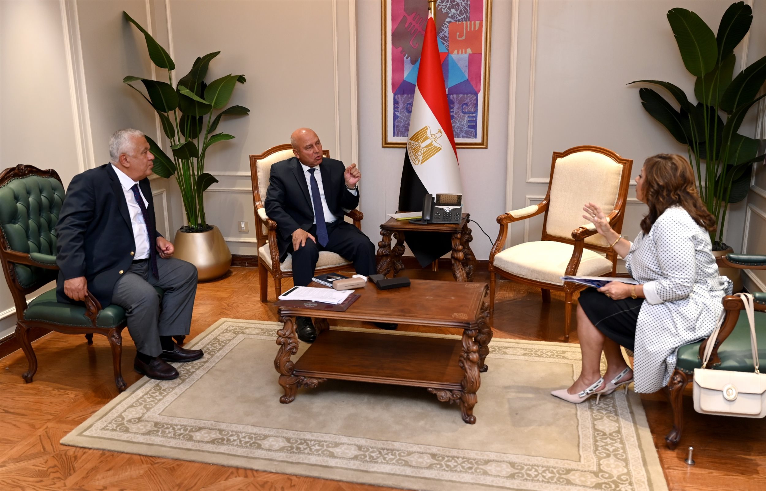 الوزير يلتقي رئيس المجلس التصديري للملابس الجاهزة