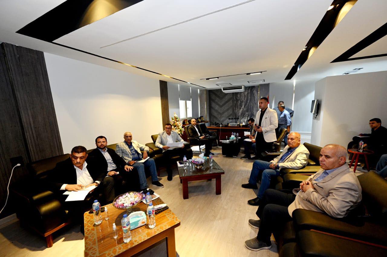 وزير الإسكان يعقد اجتماع بمقر جهاز مدينة دمياط الجديدة