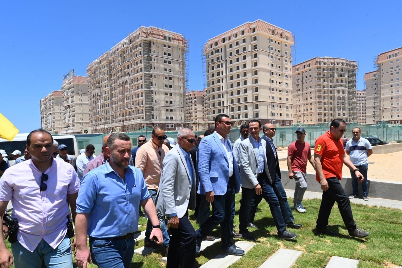 وزير الإسكان يتفقد مشروعات صوارى بالإسكندرية