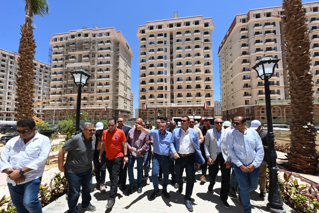 وزير الإسكان يتفقد مشروعات صوارى بالإسكندرية