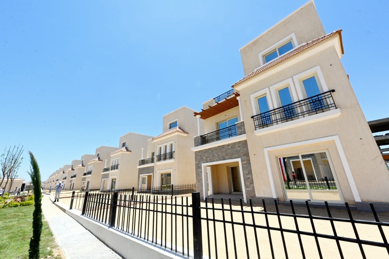 وزير الإسكان يتفقد مشروعات صوارى بالإسكندرية