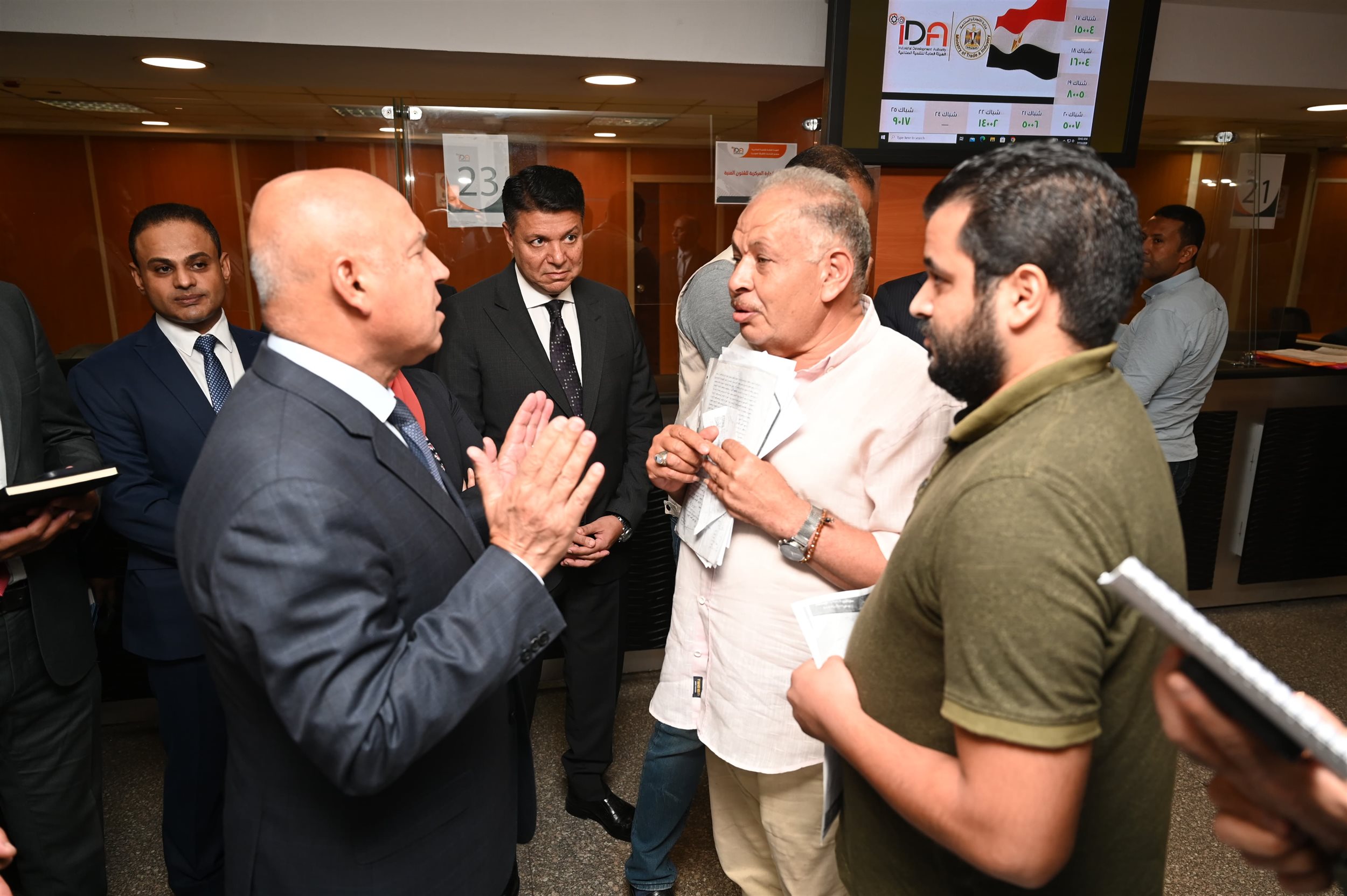وزير الصناعة والنقل يتفقد الهيئة العامة للتنمية الصناعية