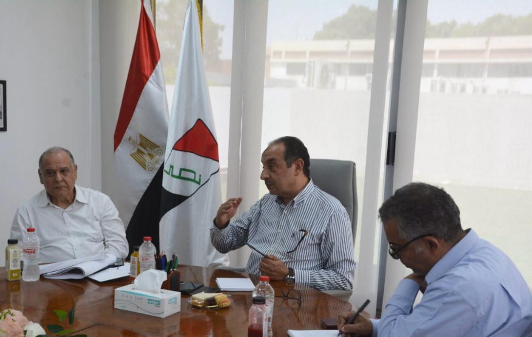 وزير قطاع الأعمال يجتمع بالأعضاء المنتدبين لشركات القابضة للصناعات المعدنية