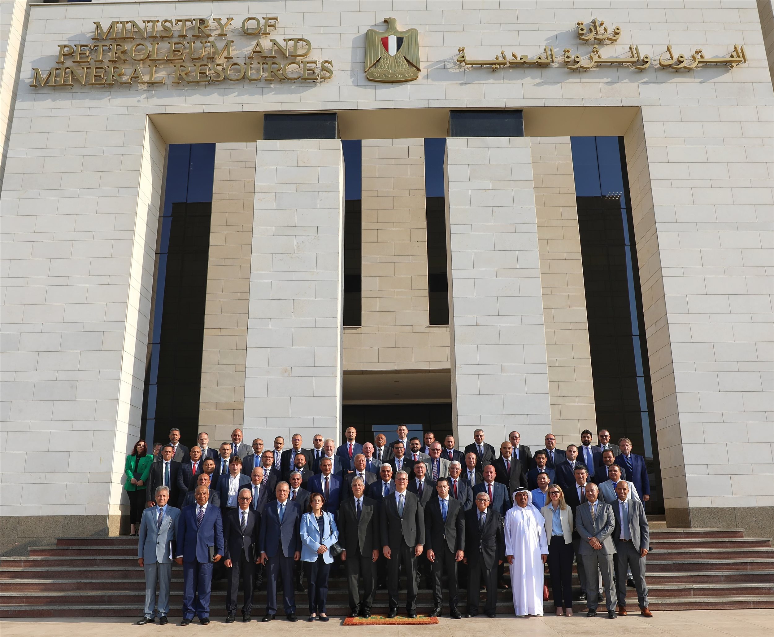 كريم بدوي في اجتماع مع رؤساء وممثلى شركات البترول