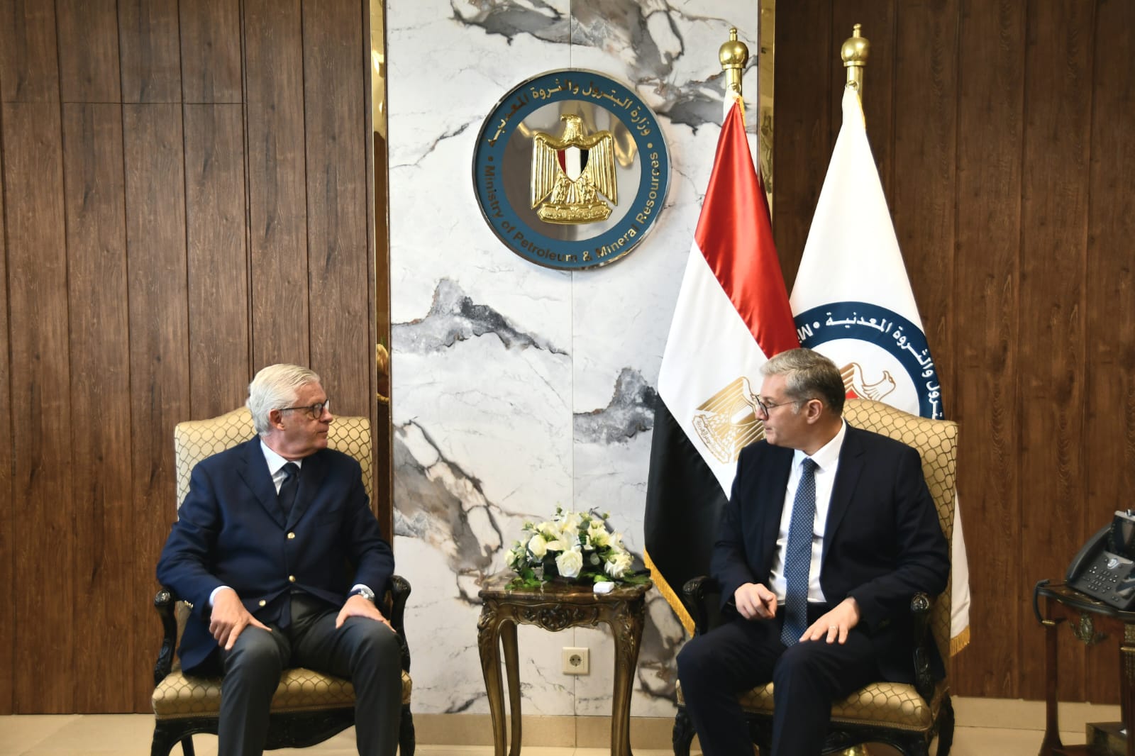 وزير البترول يعقد اجتماع مع الشركات العالمية والمصرية