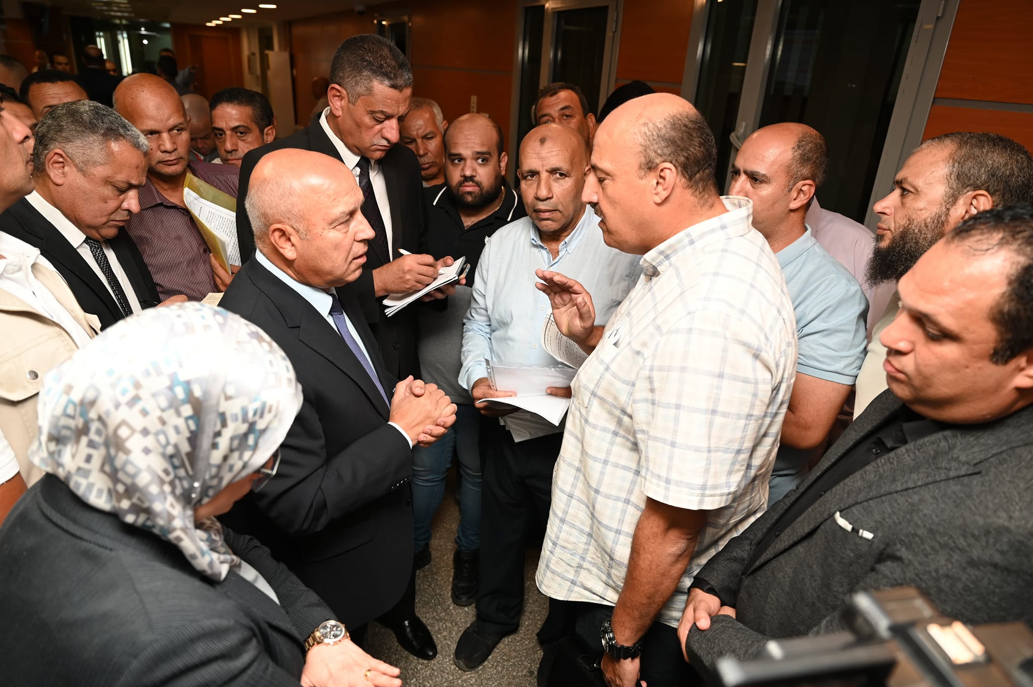 الوزير يشهد حصول عدد من المستثمرين على رخص التشغيل