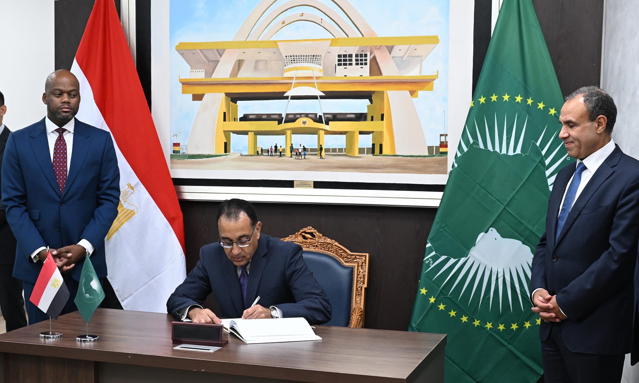 رئيس الوزراء يلتقي سكرتير عام اتفاقية التجارة الحرة القارية الأفريقية