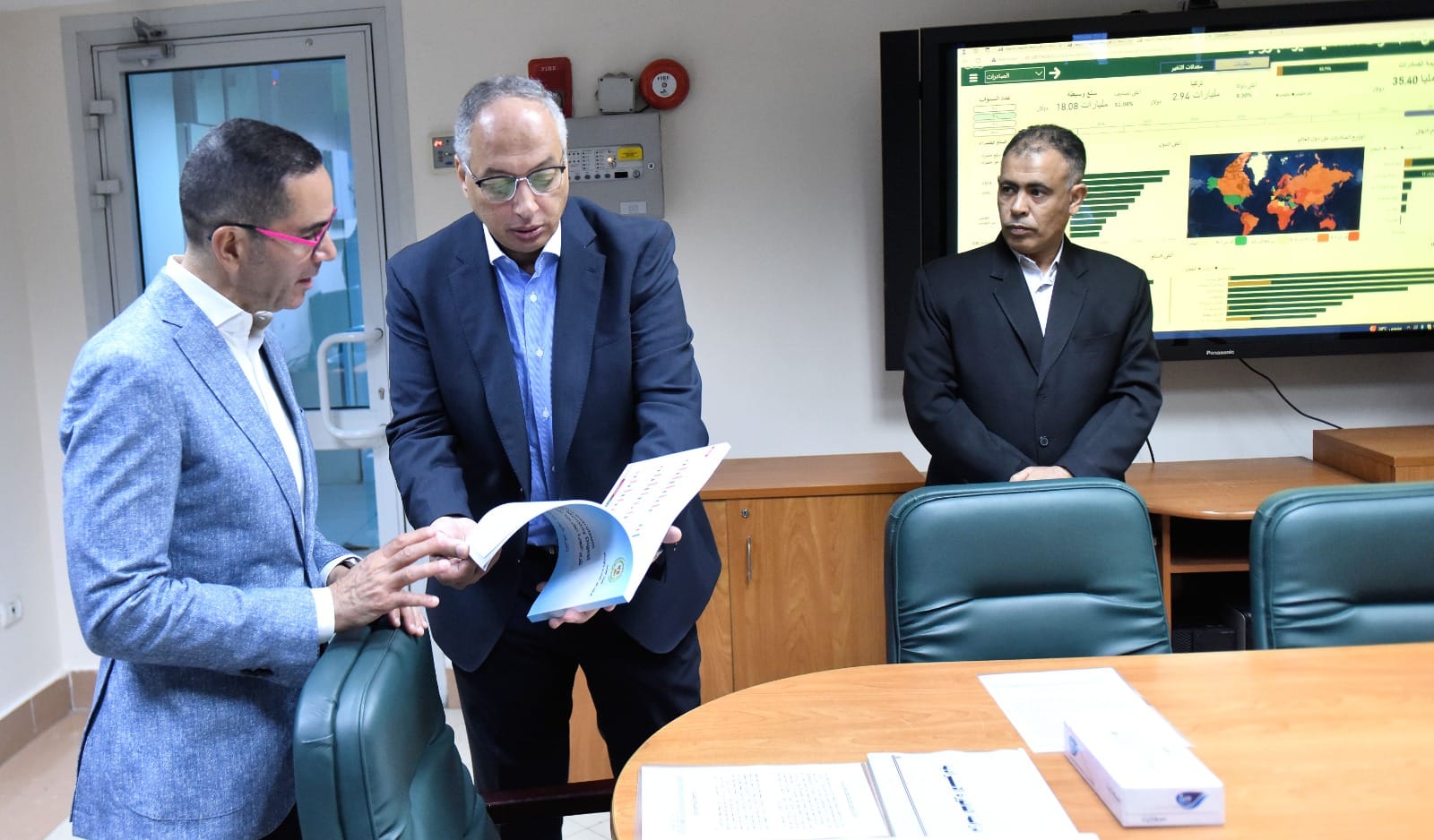 وزير الاستثمار والتجارة الخارجية يفتتح أحدث معمل للاختبارات الضوئية