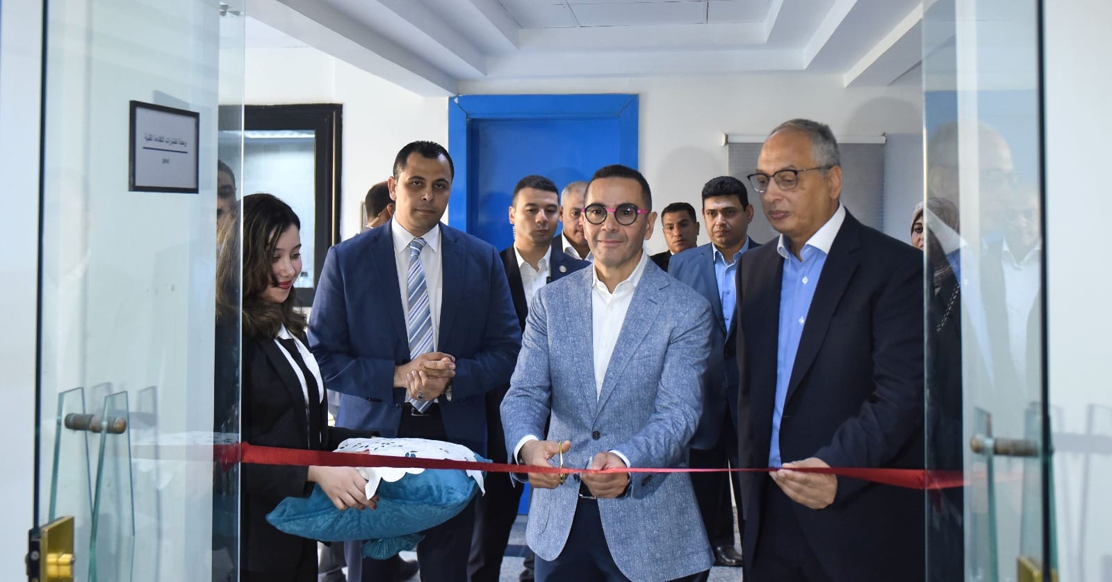 وزير الاستثمار والتجارة الخارجية يفتتح أحدث معمل للاختبارات الضوئية