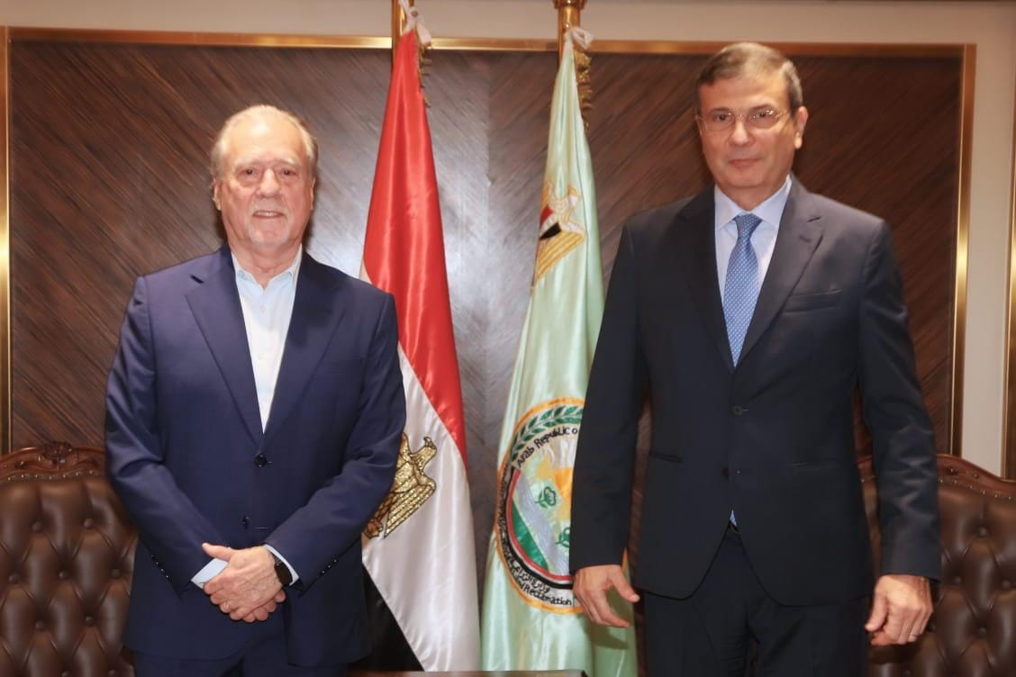 وزير الزراعة مع رئيس اتحاد مصدرى اللحوم والدواجن البرازيلي