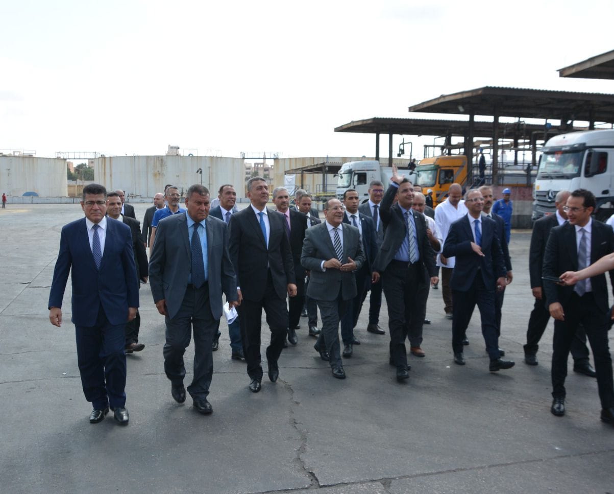 وزير التموين يتفقد محطة الزيوت والشحوم بالمكس