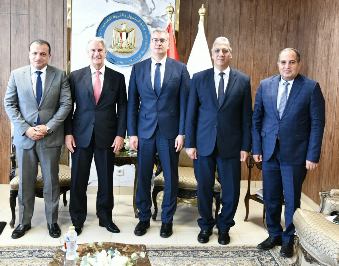 وزير البترول مع رئيس شركة أبكس الأمريكية