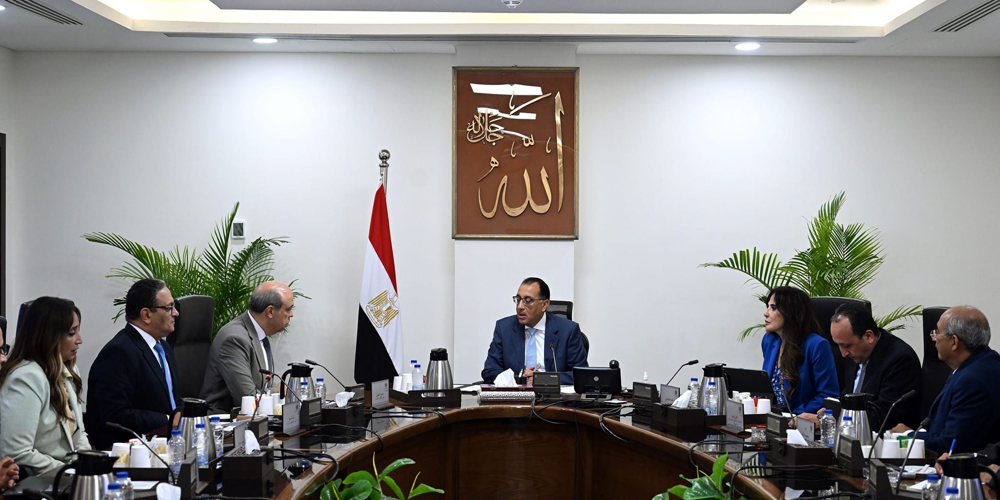 رئيس الوزراء يلتقي وزير الطيران المدني
