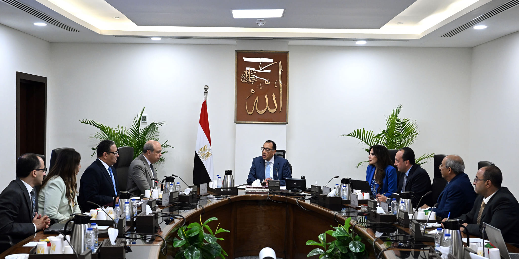 رئيس الوزراء يلتقي وزير الطيران المدني