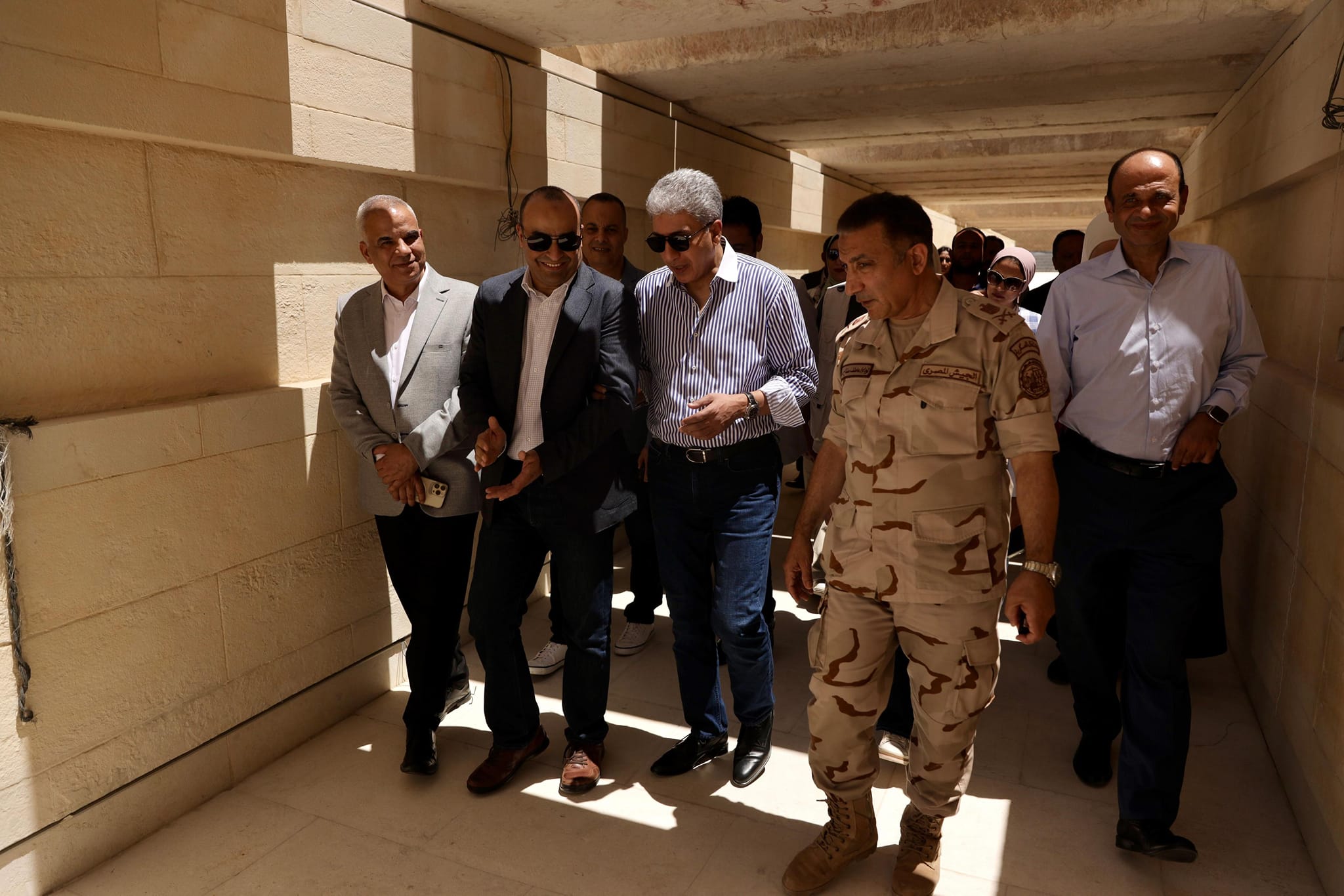 وزير السياحة والآثار يقوم بجولة تفقدية بالمتحف المصري الكبير