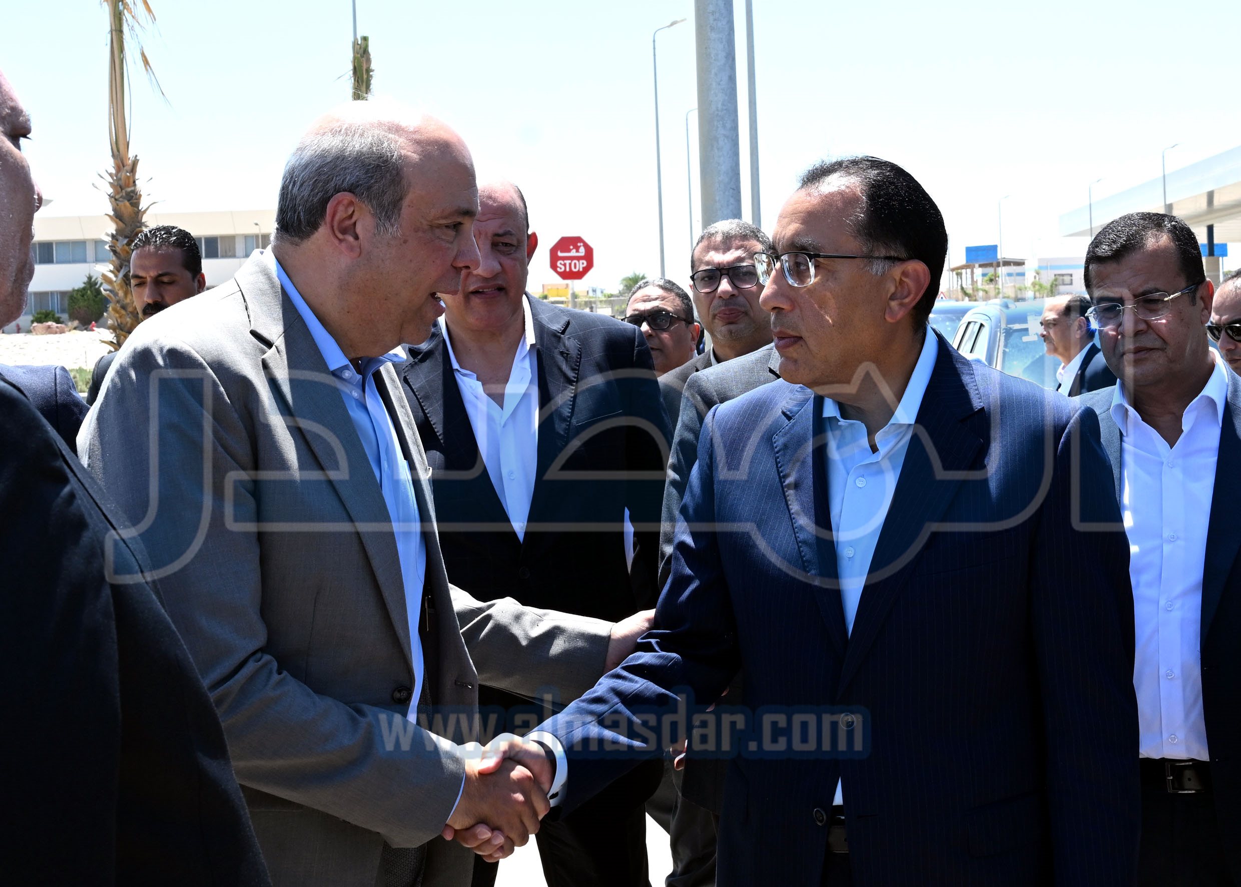 رئيس الوزراء يتفقد مطار برج العرب الدولي
