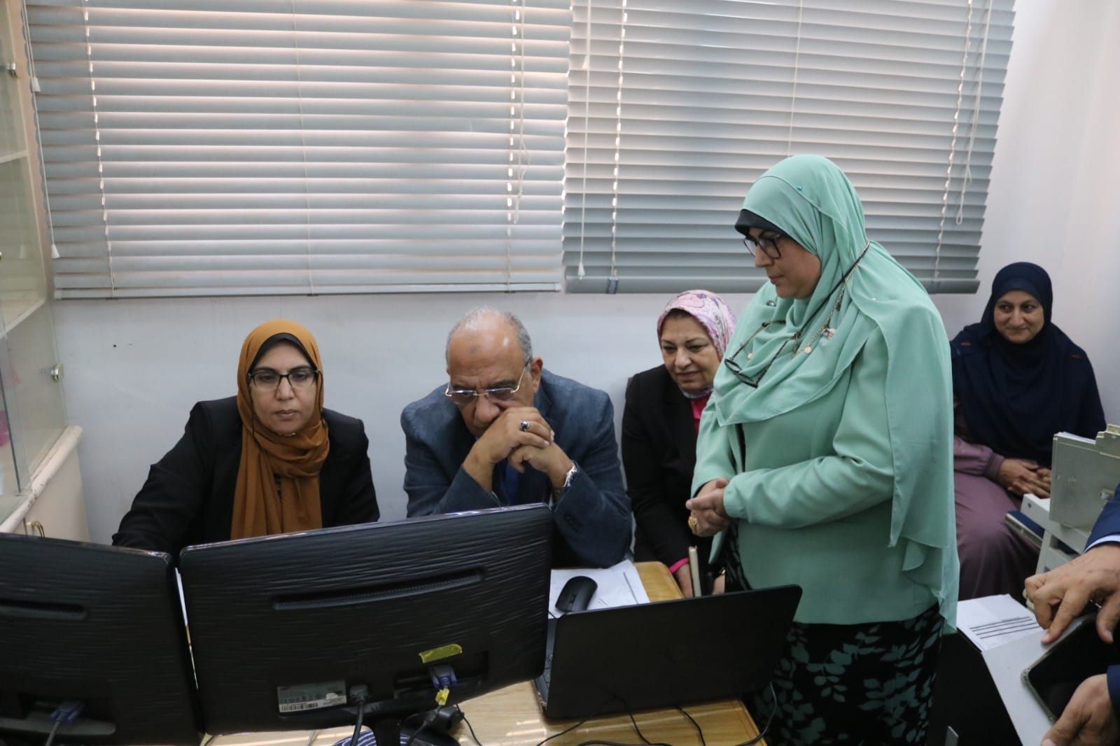 وزير الكهرباء يتفقد هندسة كهرباء برج العرب بالاسكندرية