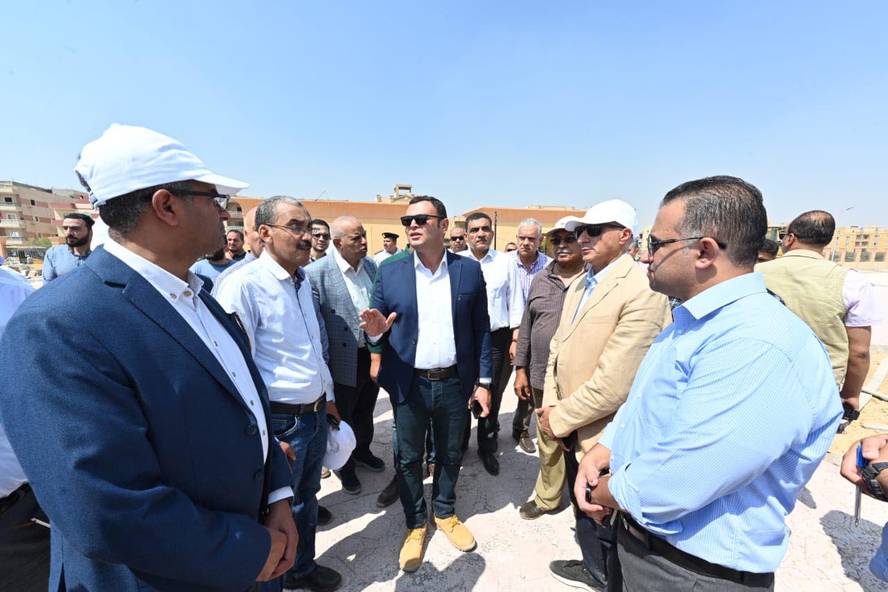 وزير الإسكان يتفقد مشروع سكن كل المصريين بمدينة بدر