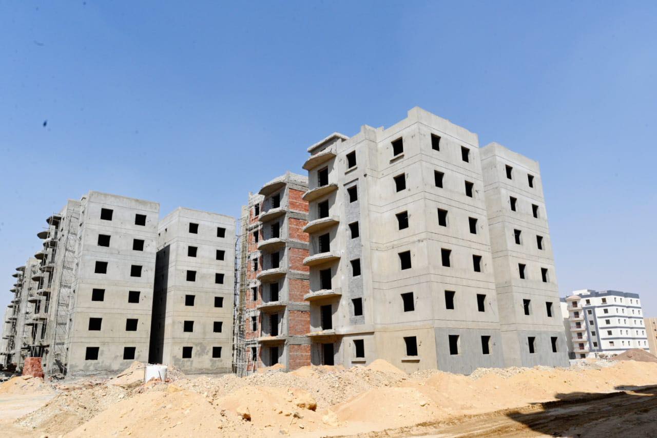 وزير الإسكان يتفقد مشروع سكن كل المصريين بمدينة بدر