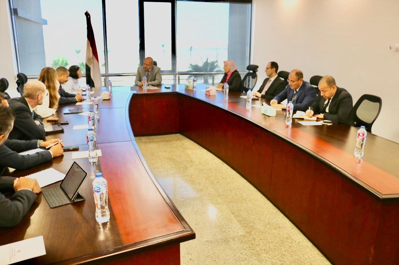 وزير الكهرباء يلتقي وفد بنك إعادة الإعمار والتنمية الأوروبي