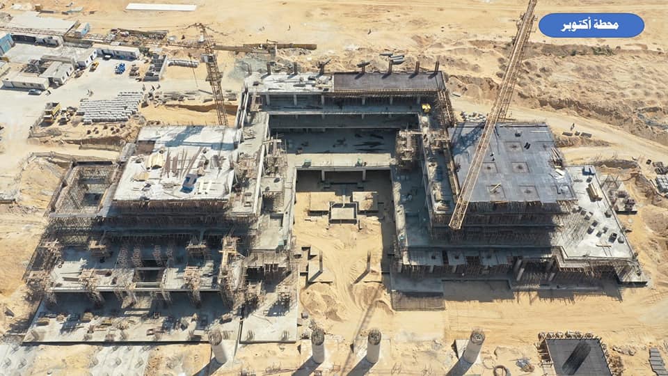 وزير الصناعة يتفقد مواقع العمل بمشروع الخط الأول للقطار الكهربائي السريع