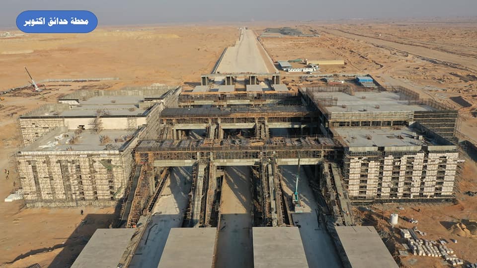 وزير الصناعة يتفقد مواقع العمل بمشروع الخط الأول للقطار الكهربائي السريع