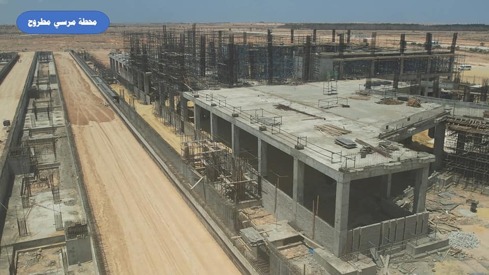 وزير الصناعة يتفقد مواقع العمل بمشروع الخط الأول للقطار الكهربائي السريع
