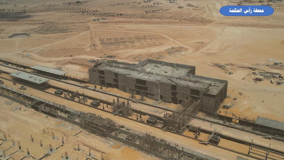 وزير الصناعة يتفقد مواقع العمل بمشروع الخط الأول للقطار الكهربائي السريع